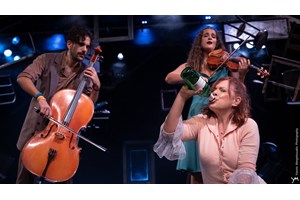 "Τρία χρόνια μετά, 'Το πάρτι της ζωής μου', ακόμα με ξεπερνάει" – Μια συζήτηση με την Ελένη Ράντου - εικόνα 4