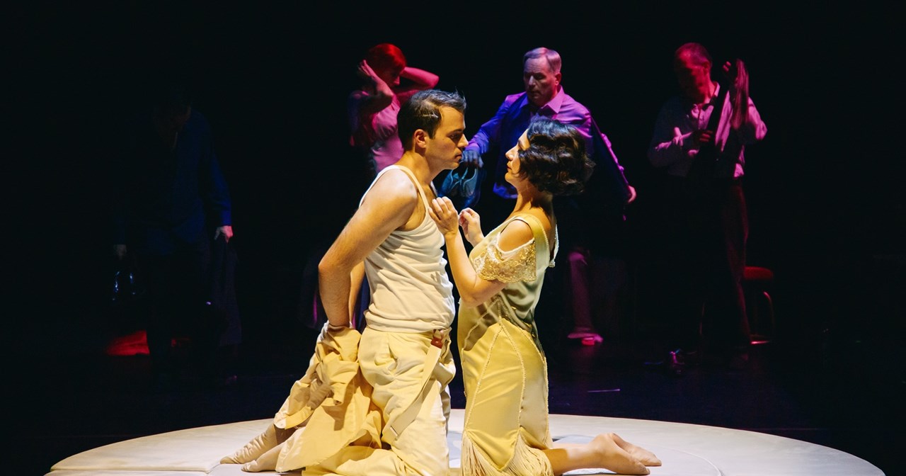 Ο Φίλιππος Τσαλαχούρης σε μια συναυλία μελοποιημένης ποίησης στο Ολύμπια - εικόνα 1