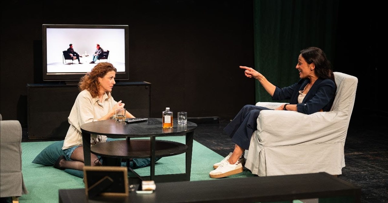 Οι πρόβες συνεχίζονται-η Έλενα Μαυρίδου μάς βάζει στον κόσμο του "Ταρτούφου" - εικόνα 8