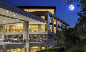 Εστιατόρια και μπαρ σε ταράτσες και αυλές για την Πανσέληνο του Αυγούστου - εικόνα 1