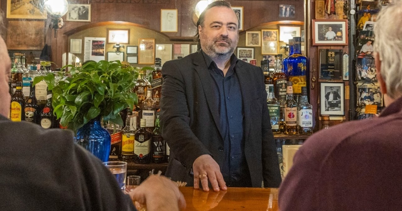 Η Αθήνα των συγγραφέων | Πέτρος Μάρκαρης: "Στην Κυψέλη επιβιώνει μέχρι σήμερα η νοοτροπία της μεσοαστικής συνοικίας" - εικόνα 3