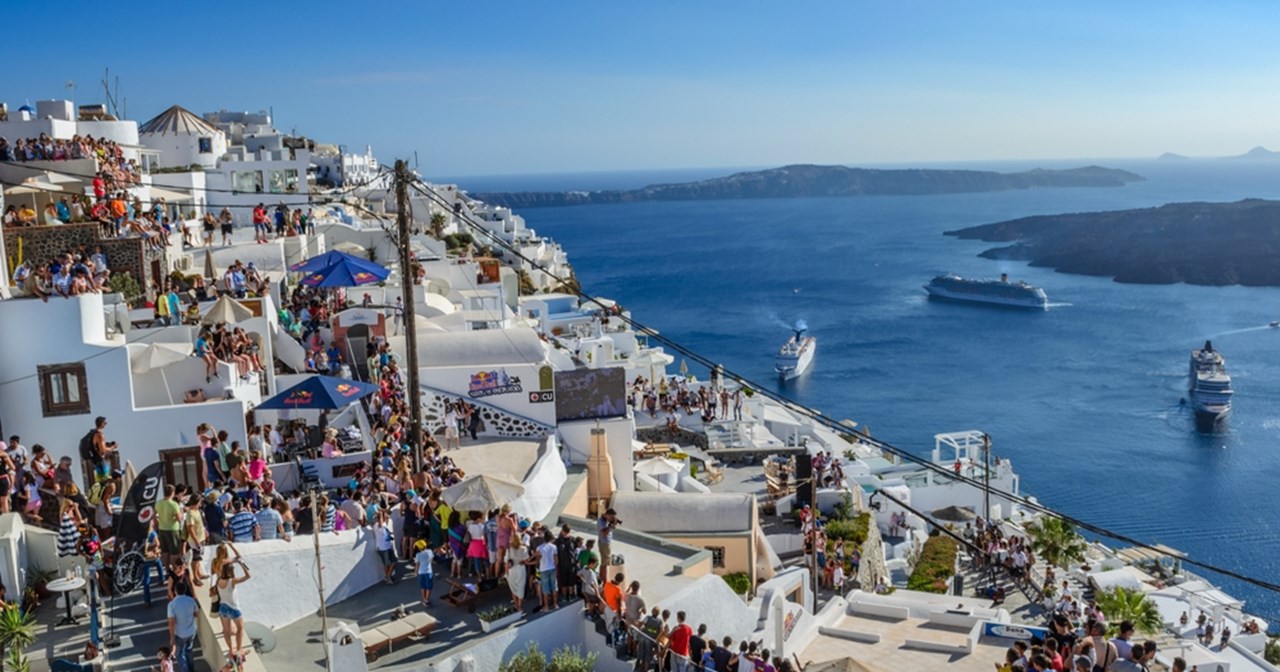 Συνεχίζει να διχάζει η "ποσόστωση" του ελληνόφωνου τραγουδιού: μουσικοί, ραδιοφωνικοί παραγωγοί και σκηνοθέτες μιλούν στο "α" - εικόνα 6