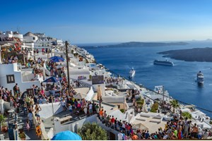 Συνεχίζει να διχάζει η "ποσόστωση" του ελληνόφωνου τραγουδιού: μουσικοί, ραδιοφωνικοί παραγωγοί και σκηνοθέτες μιλούν στο "α" - εικόνα 6