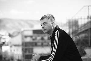 Παιδί Τραύμα: Ο "Άτλας της δεκαετίας του 2000" εμπλουτίζεται με τρία νέα κομμάτια - εικόνα 1