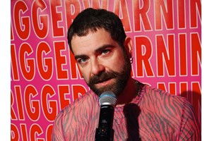 Best of | Οι θεατρικές παραστάσεις που ξεχωρίσαμε τη σεζόν 2023-24 - εικόνα 31