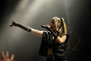 Οι Dry Cleaning για μια μοναδική συναυλία στο "Gagarin 205" - εικόνα 1