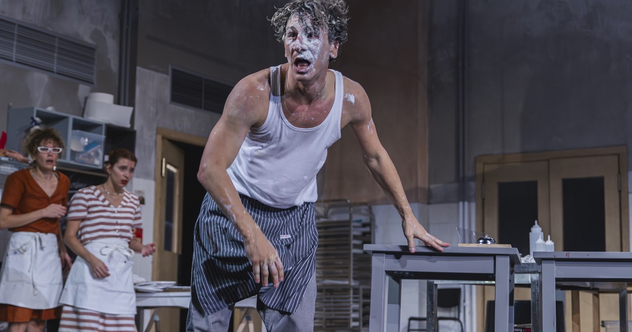 Το "Dogville" του Λαρς φον Τρίερ διά χειρός Άρη Μπινιάρη στο Δημοτικό Θέατρο Πειραιά - εικόνα 3