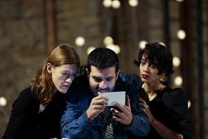 Τελευταίες παραστάσεις για τη "Μοναξιά της Δύσης" - εικόνα 1