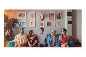 "Το τέρας" της Ηρώς Μπέζου αποκαλύπτεται – Οι πρώτες εικόνες από την παράσταση - εικόνα 9