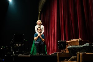 "Ο γλάρος" του Δημήτρη Καραντζά "πετά" για άλλον ένα μήνα - εικόνα 3