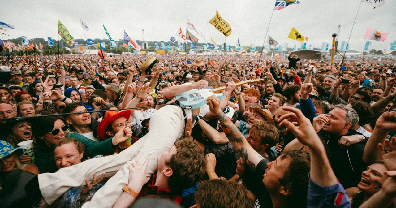 Η πανέμορφα βίαιη τέχνη των Idles - εικόνα 7