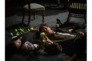 8 τελευταίες παραστάσεις για τον "Γλάρο" του Τσέχωφ στο θέατρο Σημείο - εικόνα 3