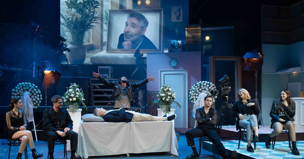 Βασίλης Μαυρογεωργίου: "Η περιέργεια είναι στη φύση μας, αλλά κρύβει τον σπόρο της αυτοκαταστροφής" - εικόνα 12