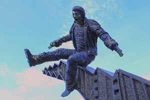 Πώς το γλυπτό Κρίση του Αναστάσιου Νυφαδόπουλου ανοίγει τον δρόμο για ανεξάρτητη τέχνη; - εικόνα 1