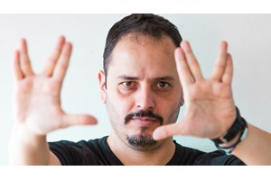 Ο Αλέξανδρος Τσουβέλας "προσγειώνεται" στη σκηνή του Gagarin - εικόνα 1