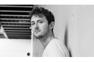 "Ο Πετρόμπεης Μαυρομιχάλης και το φάσμα των φατριών": Συζήτηση με τον Παντελή Μπουκάλα στην τελευταία παράσταση του Studio Μαυρομιχάλη - εικόνα 6