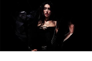 "Puta / Sola": Η Arca με νέο διπλό single λίγο πριν τον Λυκαβηττό - εικόνα 1