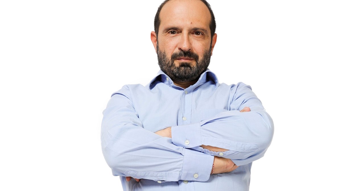 "Taniko"- κρασί στο χέρι, αγγλικοί υπέρτιτλοι στη σκηνή - εικόνα 3