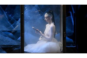 "Ο Υπάτιος στη στοιχειωμένη καμάρα": Λογοτεχνική βραδιά με τους συντελεστές της "Ηλέκτρας" στο θέατρο Πορεία - εικόνα 3