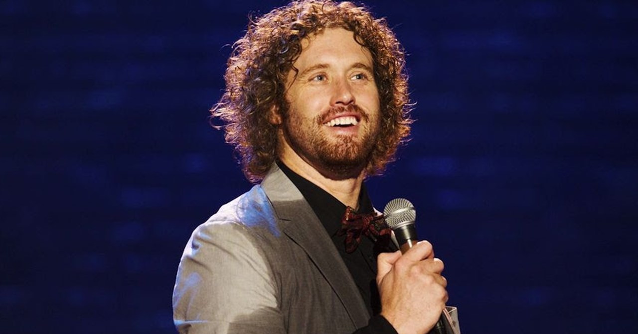 H Idra Kayne και ο Χρήστος Νικολάου φέρνουν το καλοκαίρι στο νεότευκτο "Voilà" - εικόνα 2