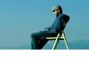 Ο Πάνος Βλάχος στήνει φάση στο θέατρο Βράχων - εικόνα 1