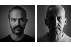 Περιμένοντας το "Θαύμα" στη Στοά Αρσακείου - εικόνα 2