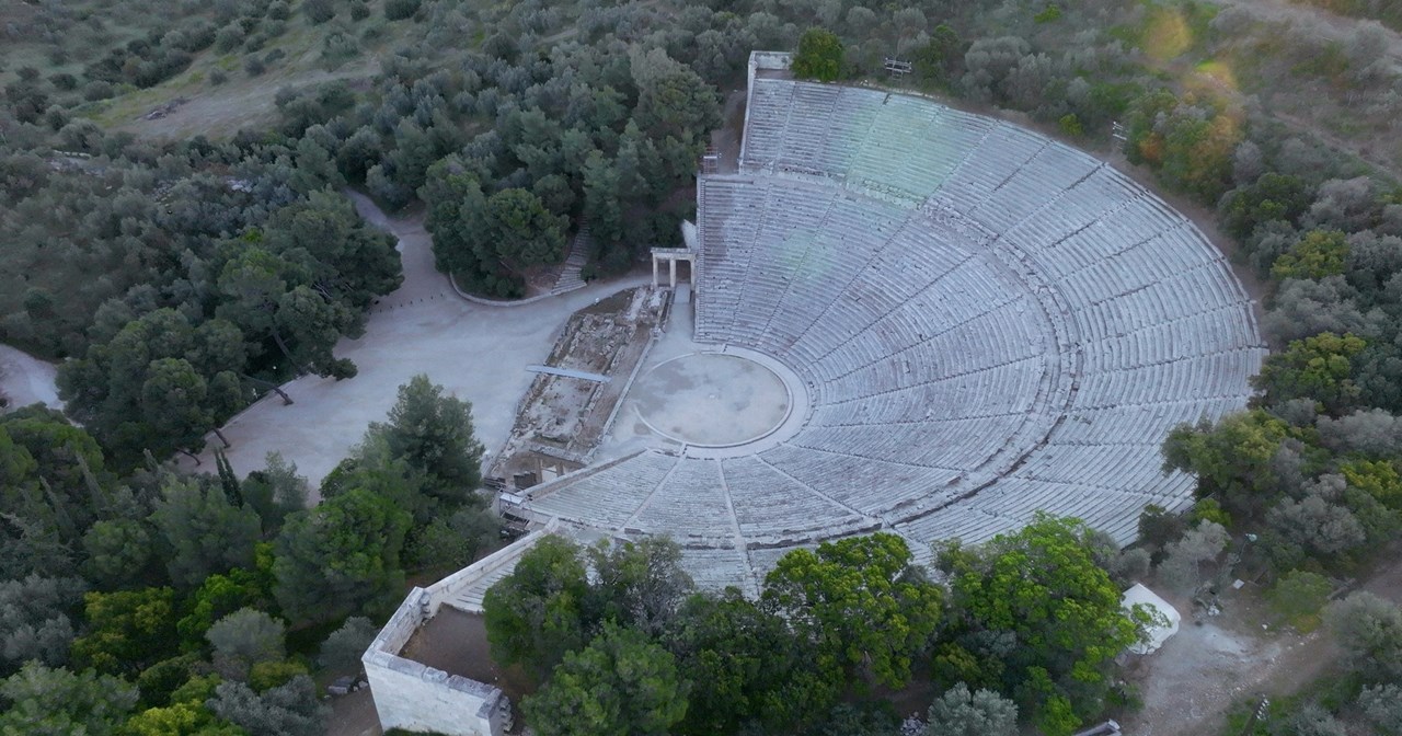 Ελισάβετ Κωνσταντινίδου: "Αν η Λυσιστράτη ερχόταν σήμερα, θα κήρυττε απεργία από την ιδιοτέλεια" - εικόνα 5