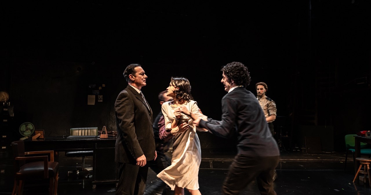 Οι Σωτήρης Τσαφούλιας και Άννα Μενενάκου εγκαινιάζουν το θέατρο τους - εικόνα 4