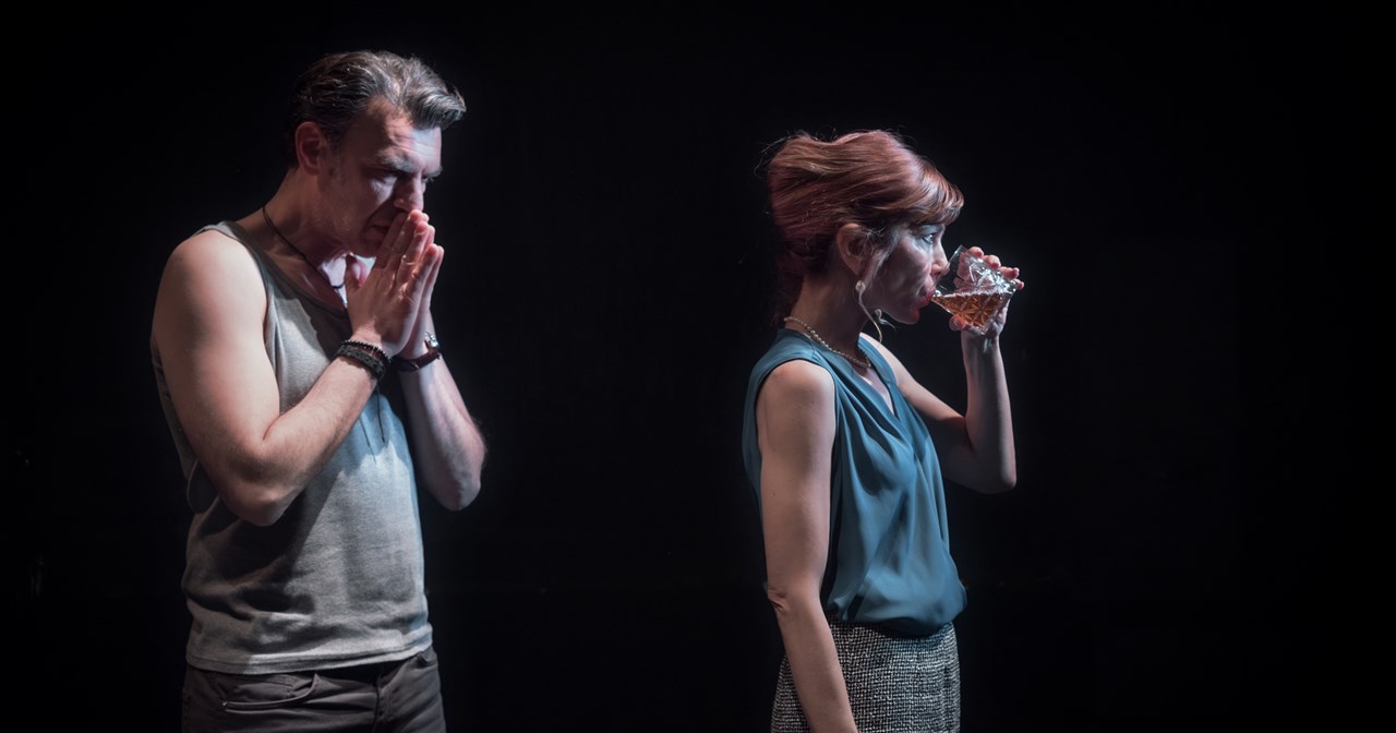 "Άνθρωπος χωρίς όνομα": 2η χρονιά στο θέατρο Αποθήκη με προσφορά εισιτηρίων - εικόνα 3