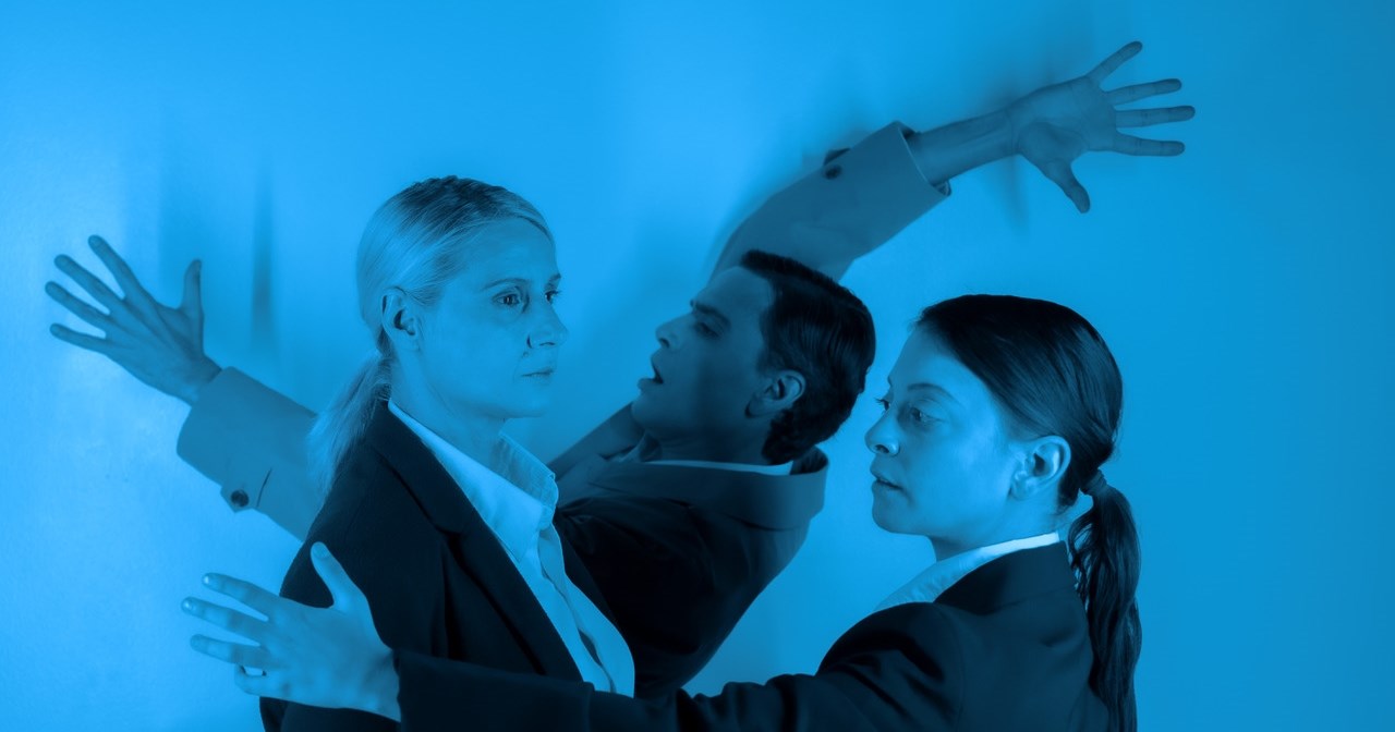 Ο Θωμάς Μοσχόπουλος αποθεώνει την παραδοξότητα και τον αυτοσαρκασμό στο "Περιμένοντας τον Γκοντό" - εικόνα 4