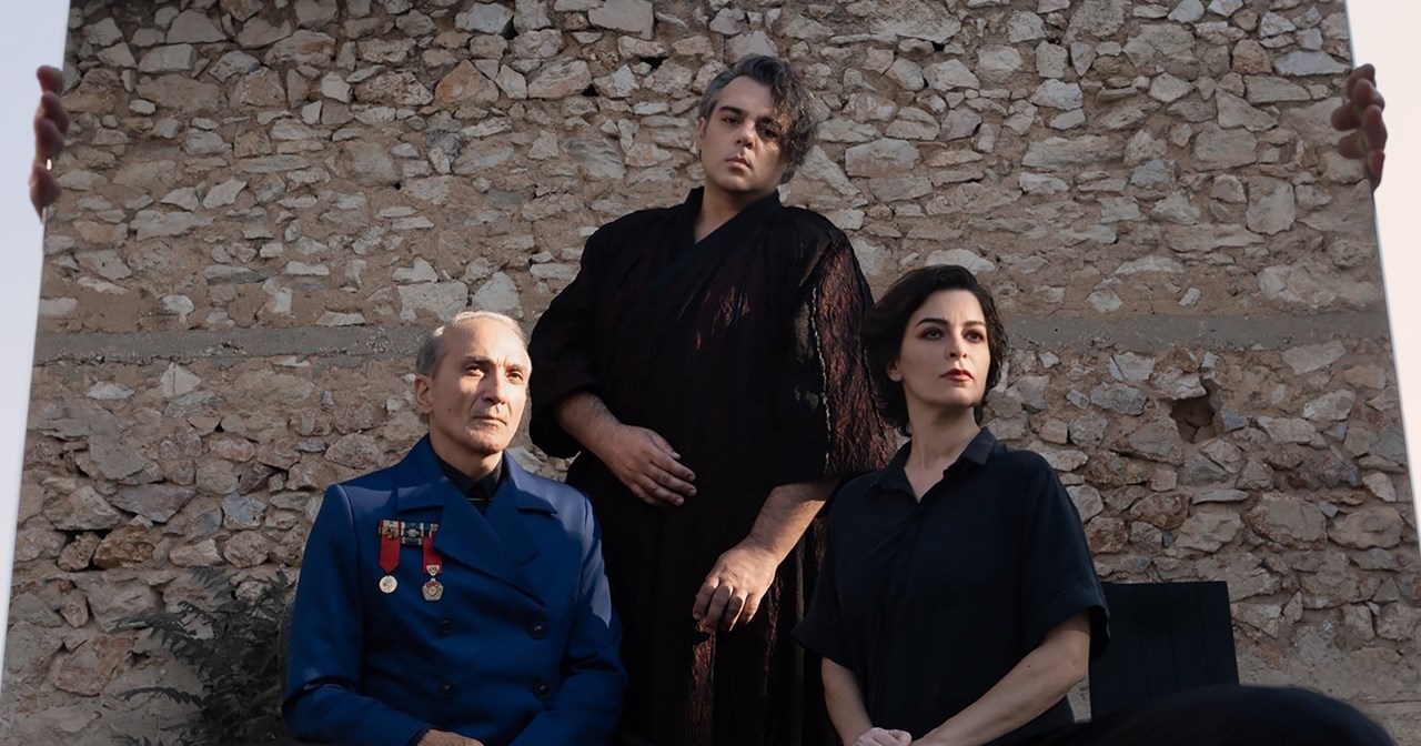 "ζ- η-θ, ο Ξένος": Επίσκεψη σε τρεις ραψωδίες της Οδύσσειας από τον Μιχαήλ Μαρμαρινό- Νέες φωτογραφίες από την παράσταση - εικόνα 10