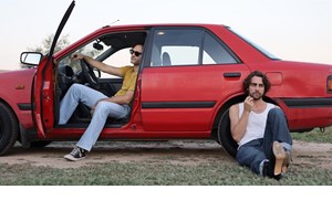 "Στέλιος Κασόνγκο": Η Ελένη Σκότη και ο Γιώργος Χατζηνικολάου σκηνοθετούν το πρώτο του έργο στο Θέατρο Επί Κολωνώ - εικόνα 4