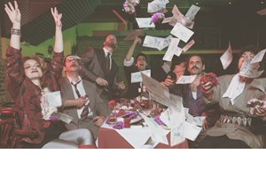 34 θεατρικές παραστάσεις κάνουν πρεμιέρα μετά το Πάσχα - εικόνα 14