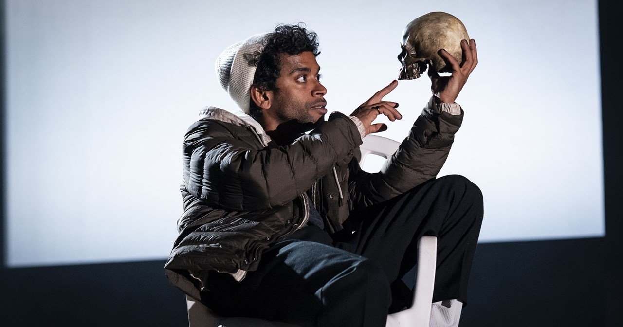 "Η Γυναίκα της Ζάκυθος": Ποίηση και μνήμη σε ζωντανό καφενείο - εικόνα 4