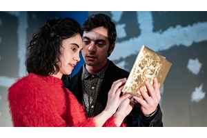 "Γυάλινος κόσμος" : Η παράσταση του Θεάτρου Τέχνης που συζητήθηκε συνεχίζει - εικόνα 4