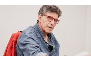 "Ο θάνατος του Ιβάν Ιλίτς": Το θεατρικό φαινόμενο των 7 ετών επιστρέφει στο Αλκμήνη - εικόνα 4