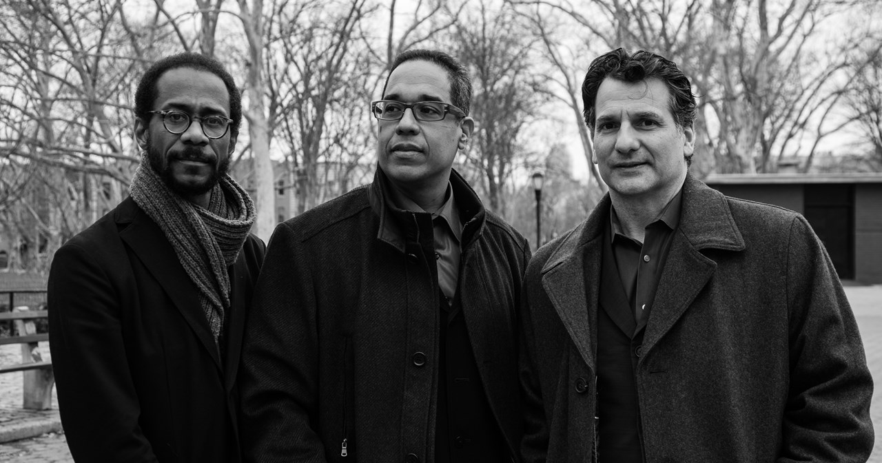 Ο Papazó καλεί για "Διακοπές στη σελήνη" - εικόνα 1