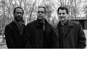 Ο Papazó καλεί για "Διακοπές στη σελήνη" - εικόνα 1