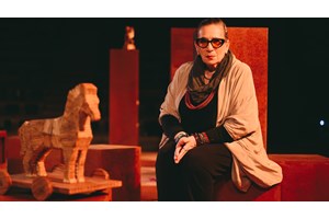 "Αλεξάνδρεια" στο Παλλάς: Ο Φωκάς Ευαγγελινός σκηνοθετεί μια υπερπαραγωγή-ωδή στη μνήμη και την ποίηση - εικόνα 4