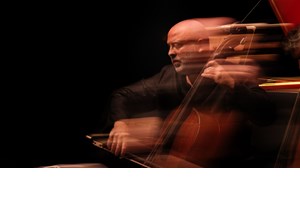 "Μομφή": Μια μουσική performance της Μαρίκας Κλαμπατσέα και του Λεονάρδου Βαλεστσαίν - εικόνα 2