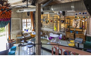 H Idra Kayne και ο Χρήστος Νικολάου φέρνουν το καλοκαίρι στο νεότευκτο "Voilà" - εικόνα 1