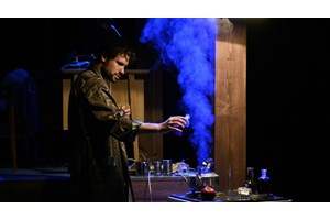 "Η δίκη του Σωκράτη" ζωντανεύει στα Αρχαία Ελληνικά – Με υπέρτιτλους στα Νέα Ελληνικά & Αγγλικά - εικόνα 2