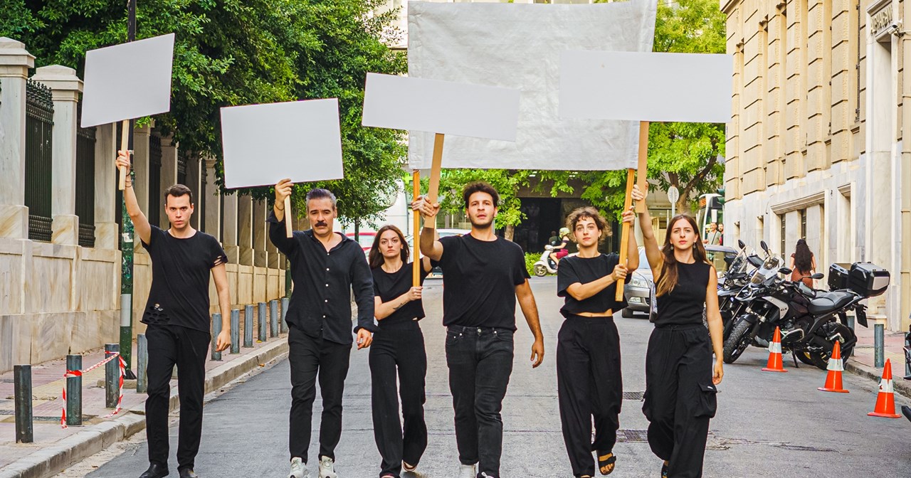 Η Μυρτώ Αλικάκη είναι η "Linda" στο Επί Κολωνώ - εικόνα 11