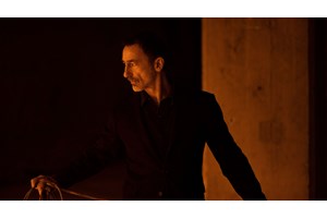 "Taniko"- κρασί στο χέρι, αγγλικοί υπέρτιτλοι στη σκηνή - εικόνα 2