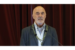 Οι "Πέρσες" του Αισχύλου για έναν ηθοποιό - εικόνα 2