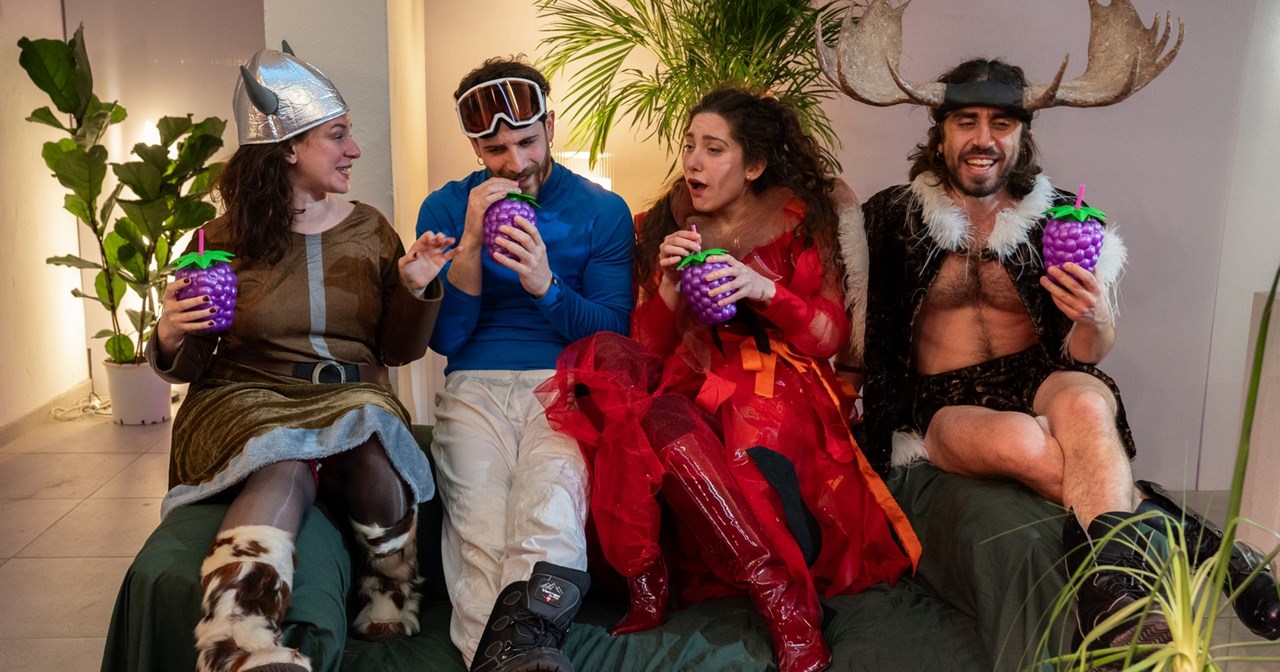 Στην πρόβα της πολυαναμενόμενης παράστασης "Λόλα" - εικόνα 10