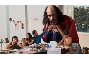 Μια φούστα και μια αγέλη σείουν το Δίπυλον - εικόνα 7