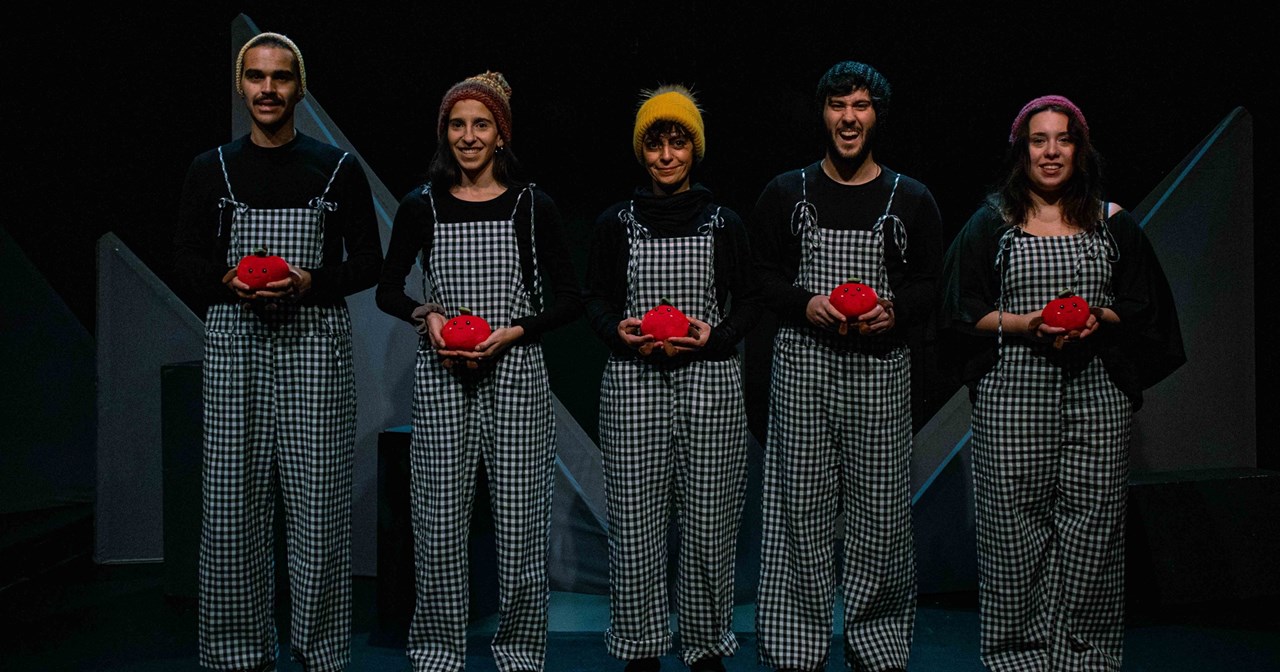 Ο Ηλίας Κουνέλας μας καλεί στο σπίτι του για μια ποιητική περφόρμανς - εικόνα 2