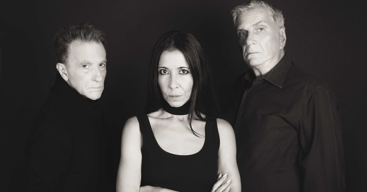 "Κανόνια και τρομπέτες": Ελάτε να γνωρίσουμε τους ήρωες της λαμέ μαύρης κωμωδίας του Γιάννη Τσίρου - εικόνα 5