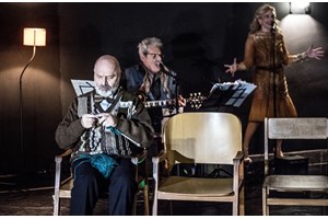 Παράσταση πριν ξημερώσει στο Θέατρο στη Σάλα - εικόνα 3